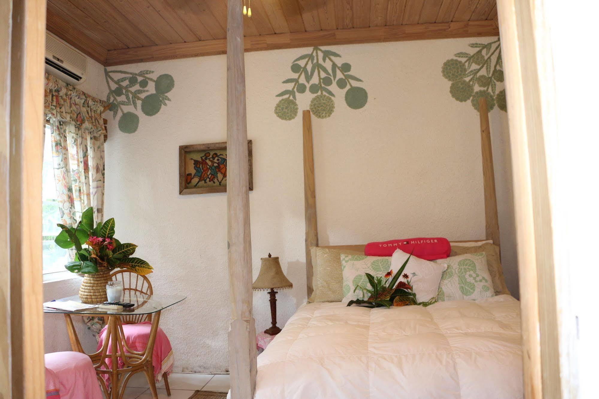 The Sugar Apple Lodging Dunmore Town Экстерьер фото